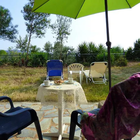 Sea View Studio With Garden 7min To The Beach Kalamata