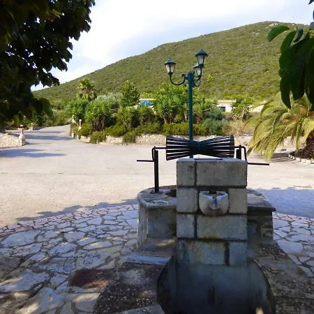 Apartamento Sea View Studio With Garden 7min To The Beach Calamata